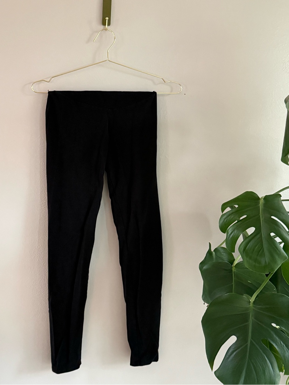 👶🏼Maternity Bundle 3/$20👶🏼 
Maternity Black Stretch Leggings